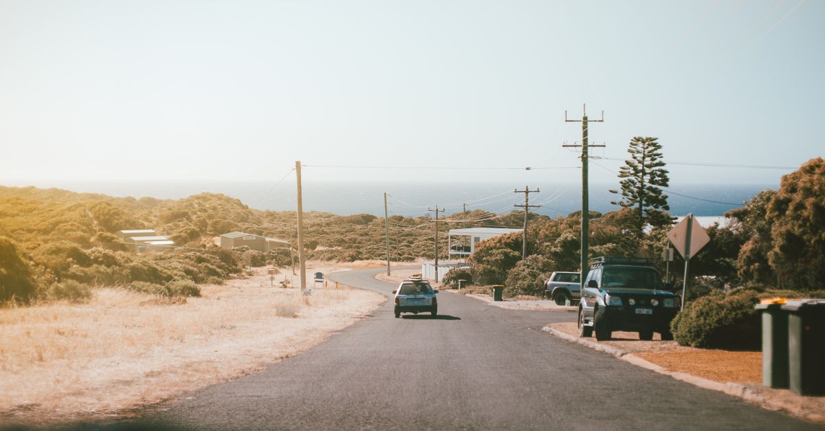 Advantages of Manual Driving Lessons for Experienced Drivers