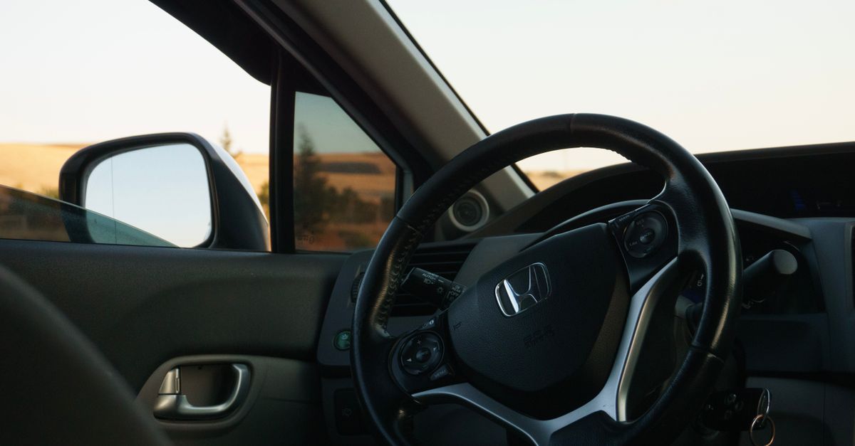 Comparing Refresher Driving Lessons to Standard Driving Lessons