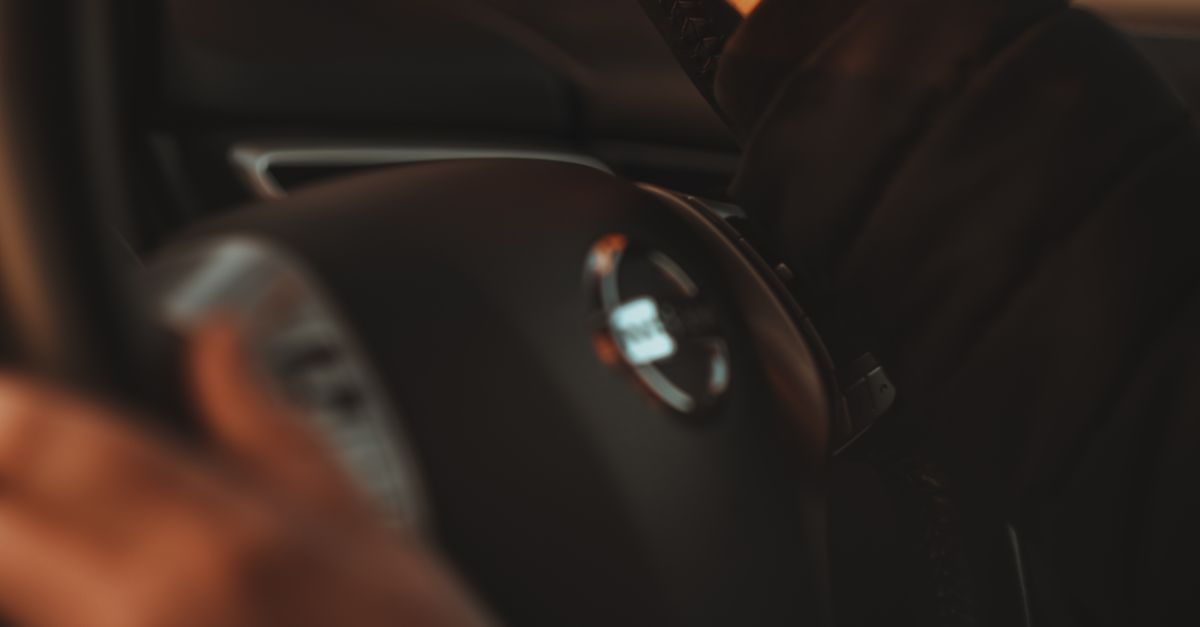 How to Spot Fake Reviews for Driving Schools