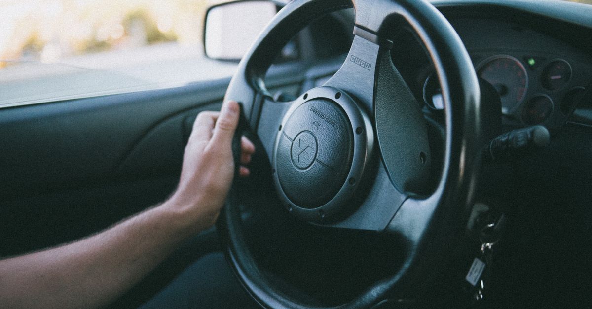 The Role of Local Knowledge in Driving School Selection